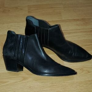 Dolce Vita Size 9 Black Ankle Booties Cow Hair